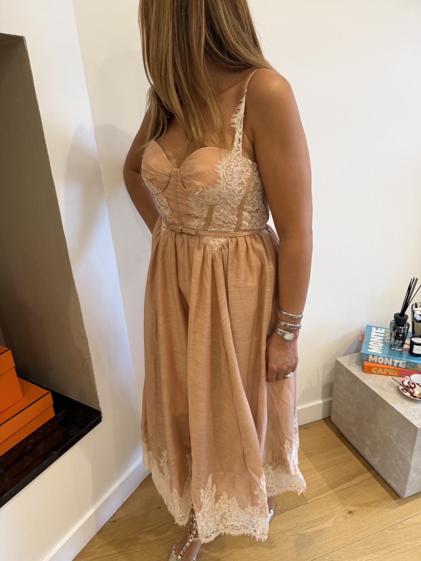 Robe champagne dentelle — dos