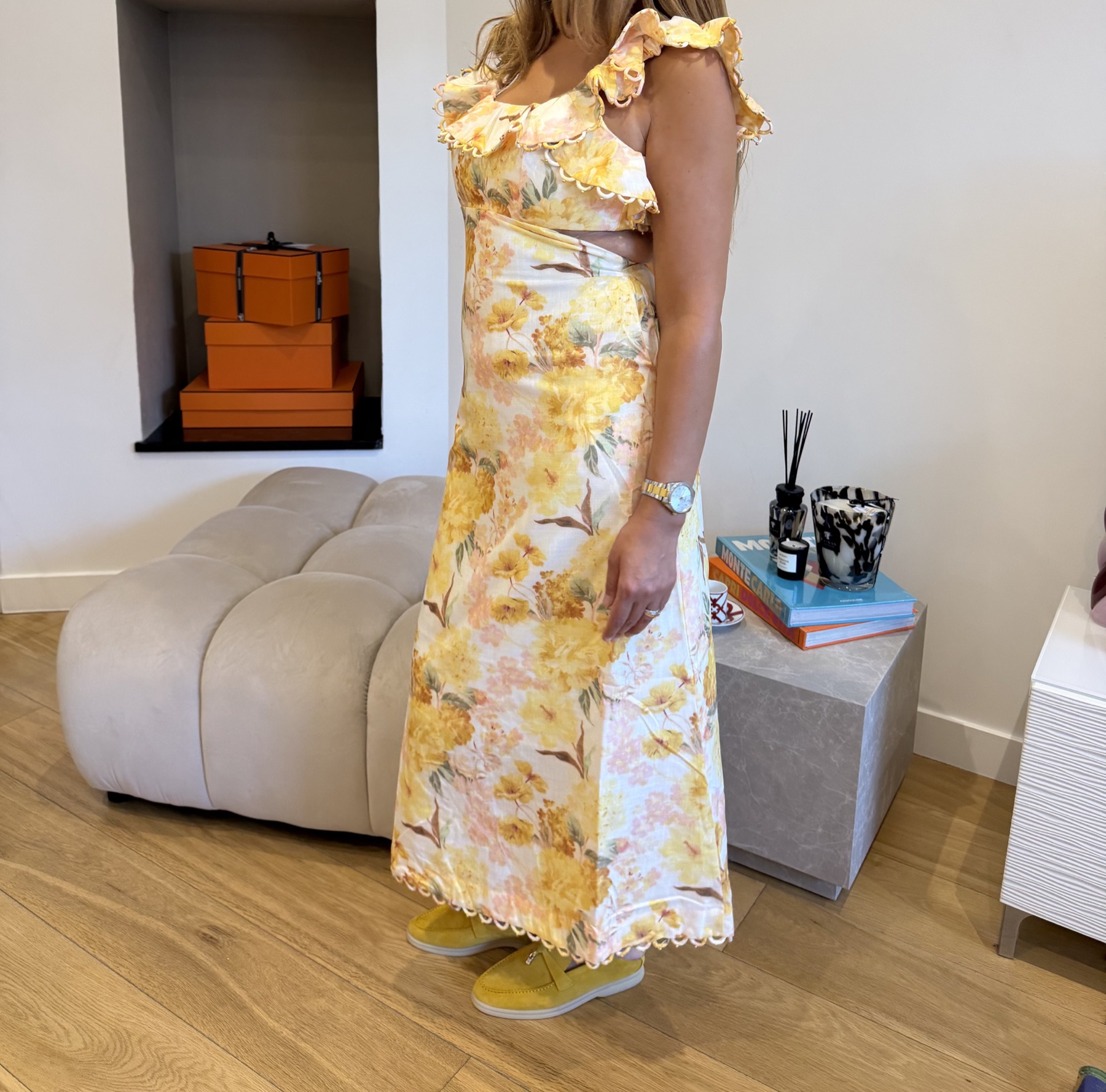 Robe florale jaune — vue portée